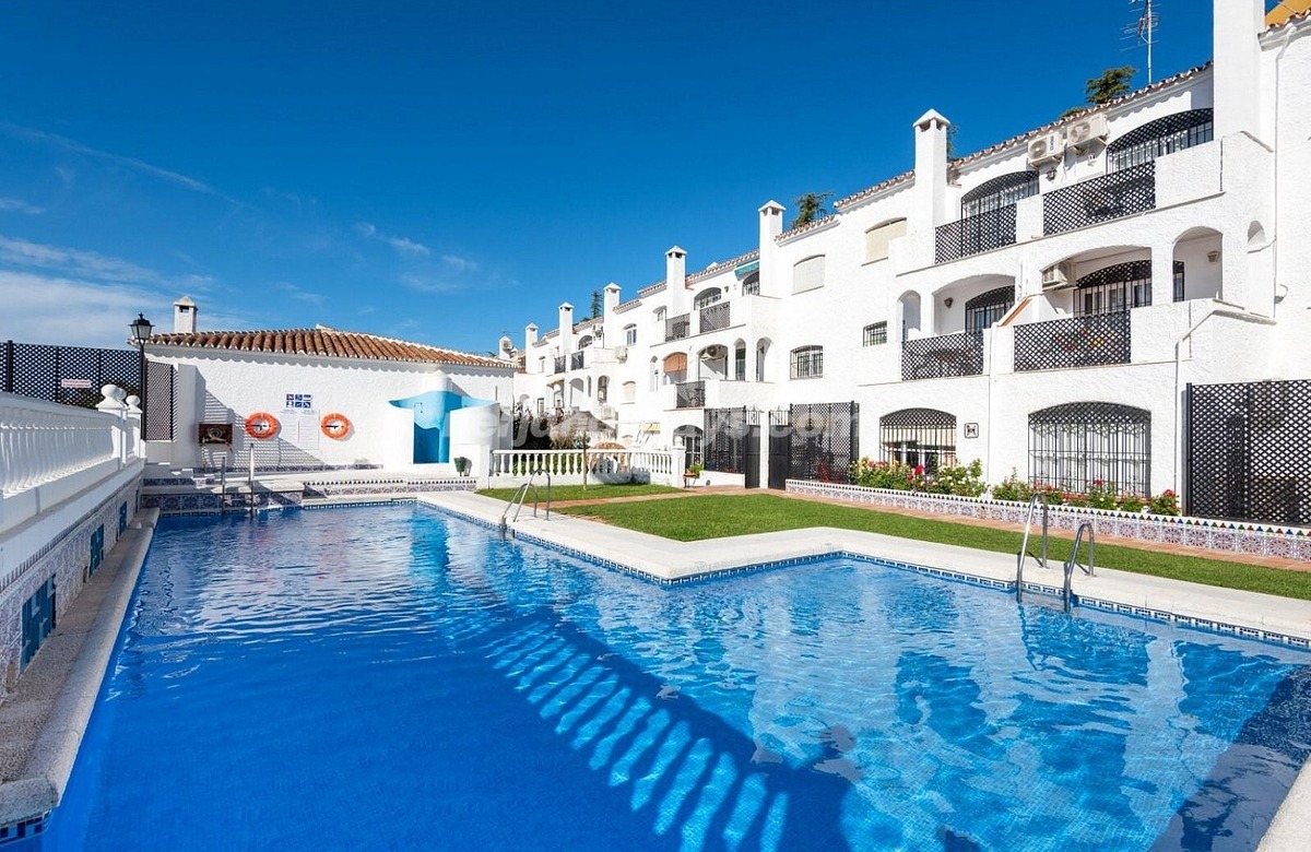 Apartment with pool for 2 people in Nerja