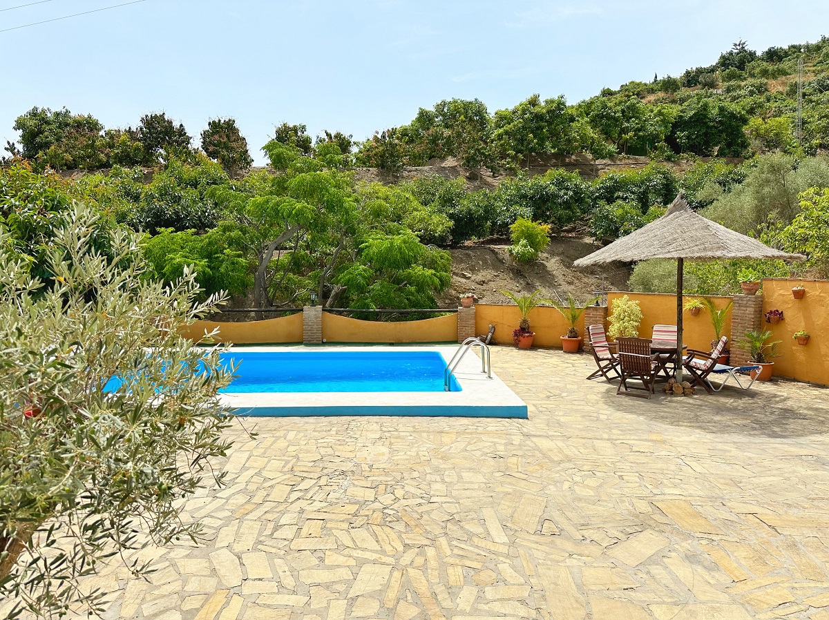 Charming Villa with Barbecue and Pool Centusur Finca Valle