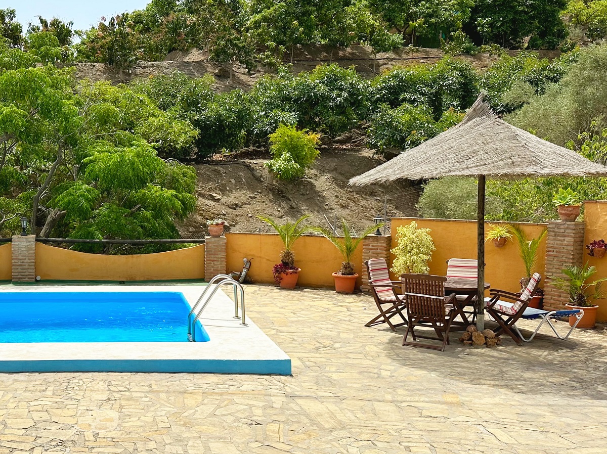 Charming Villa with Barbecue and Pool Centusur Finca Valle