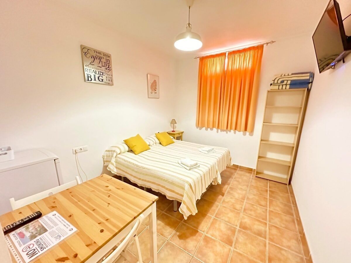 Twin Room with Private Bathroom Centusur Nerja B2